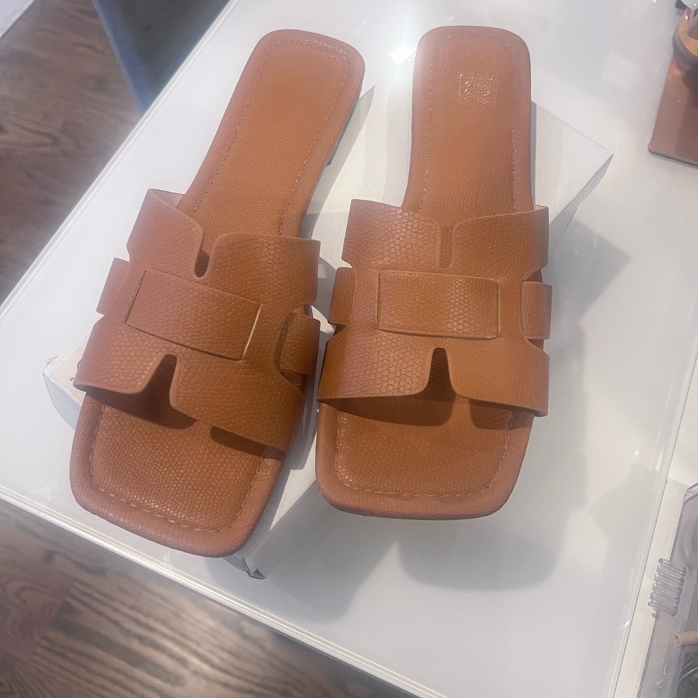 Source Unknown Brown Slide Sandals